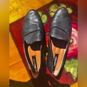Franco sarto black leather loafers with chain detail size 8.5 womens